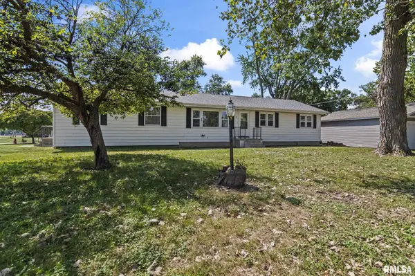 2 ROYAL DR, Sherman, IL 62684