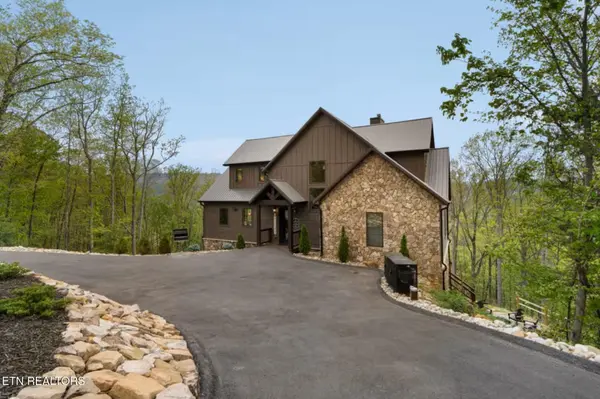 5016 Long Rifle Rd, Walland, TN 37886