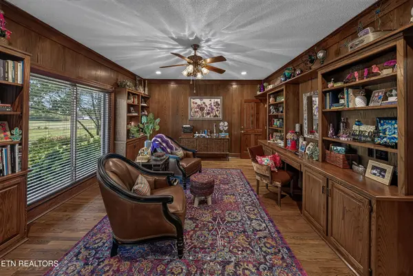 1329 W Hunt Rd, Maryville, TN 37801