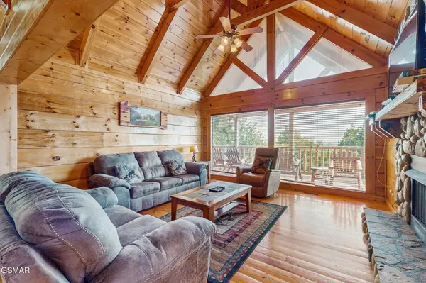 3221 Engle Town Road, Sevierville, TN 37862