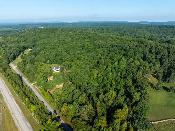 1967 Red Leaf Lane, Soddy Daisy, TN 37379