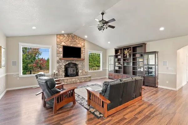 3661 E Jumpoff Rd, Valley, WA 99181