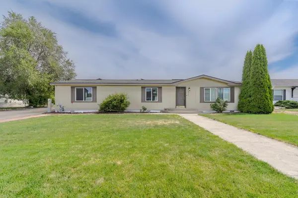 612 N Shamrock Rd, Veradale, WA 99037-8538