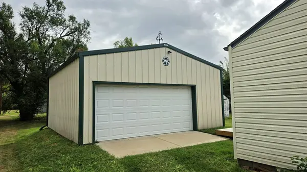 344 N Kansas Ave., Salina, KS 67401