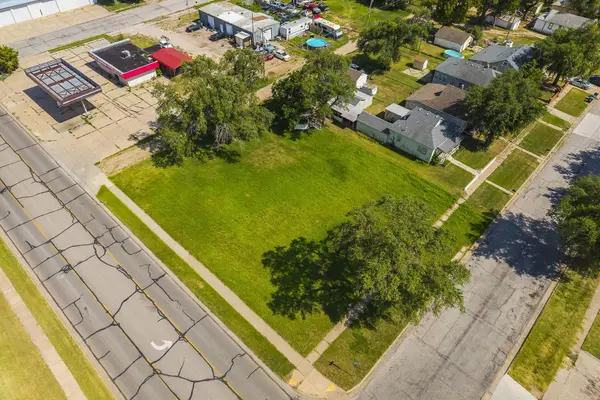 0.40 Acres on E 4th, Hutchinson, KS 67501