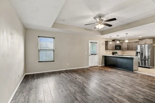 571 W Grace ST, Republic, MO 65738