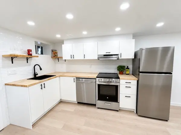 148 Ascot AVE #Lower, Toronto W03, ON M6E 1G4