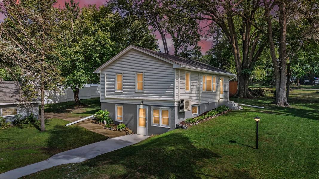 595 Kimball ST NE, Fridley, MN 55432