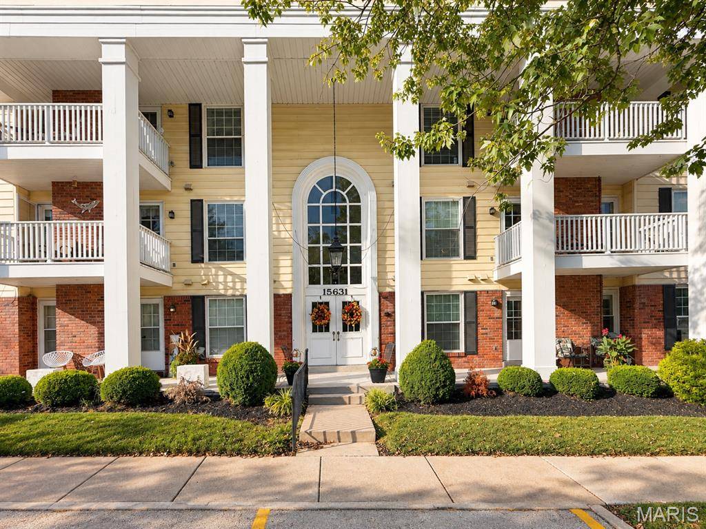 15631 Hedgeford CT #9, Chesterfield, MO 63017