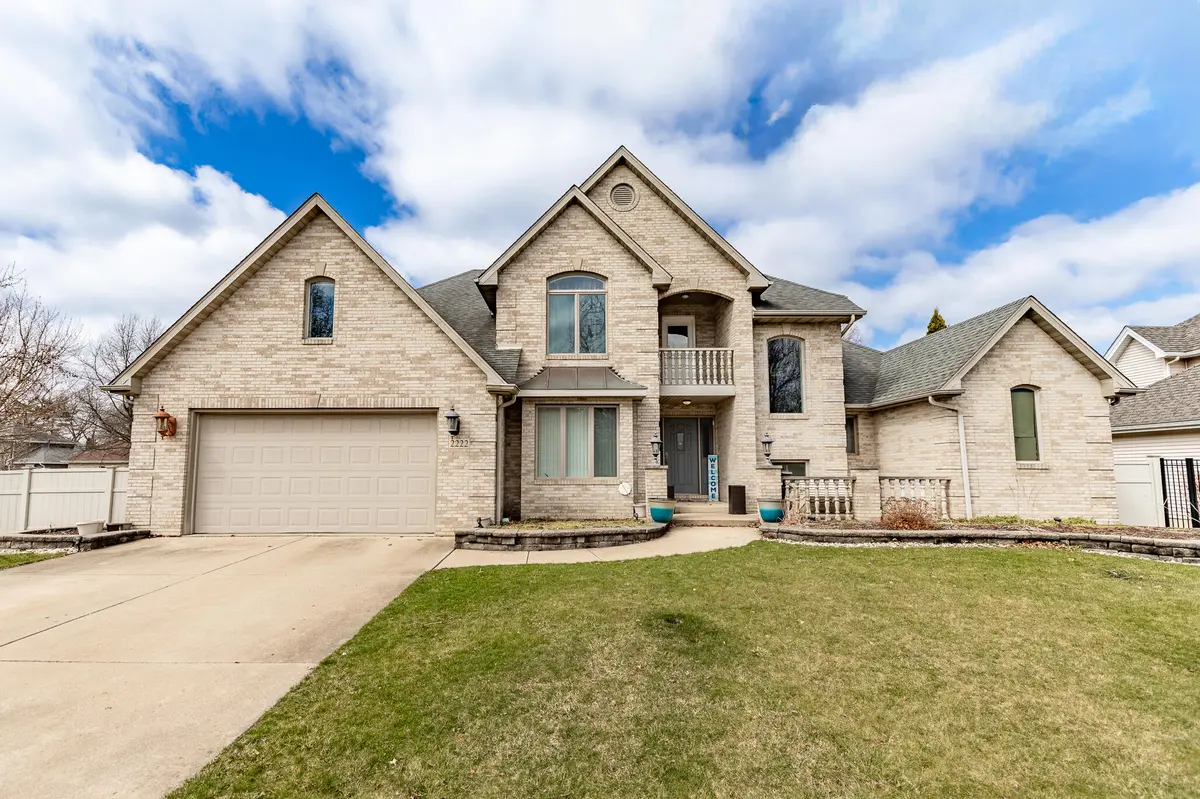 2222 Red River DR, Schererville, IN 46375