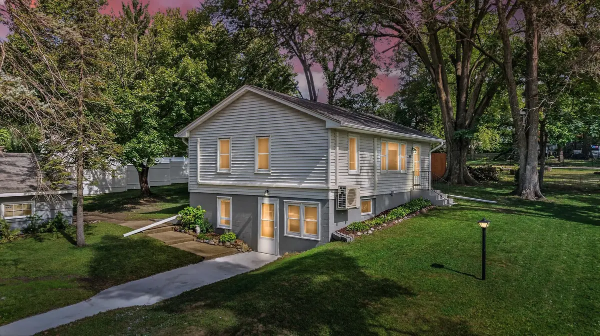 595 Kimball ST NE, Fridley, MN 55432