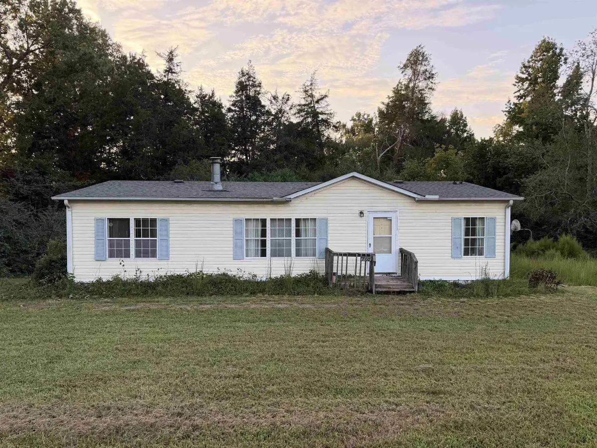 700 Christopher RD, Campobello, SC 29322