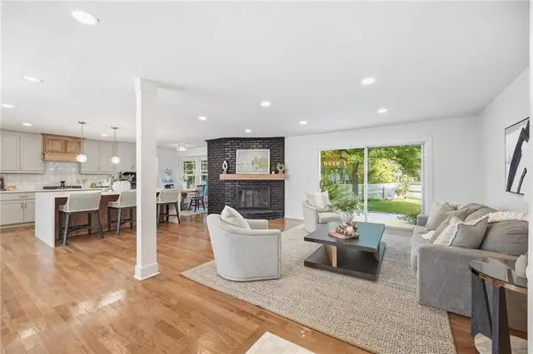 7206 W 101st TER, Overland Park, KS 66212