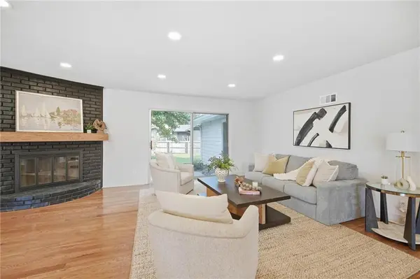 7206 W 101st TER, Overland Park, KS 66212