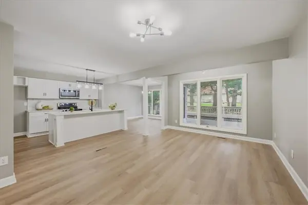 9624 Woodson DR, Overland Park, KS 66207
