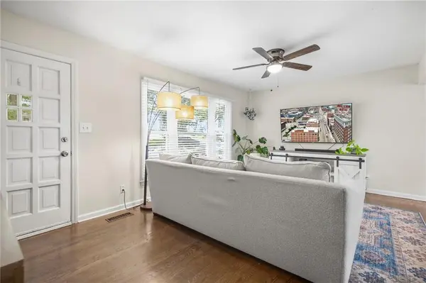 8839 Virginia LN, Kansas City, MO 64114