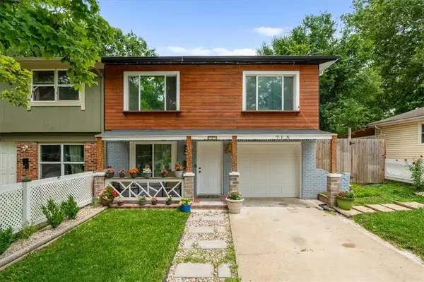 718 S Stevenson ST, Olathe, KS 66061