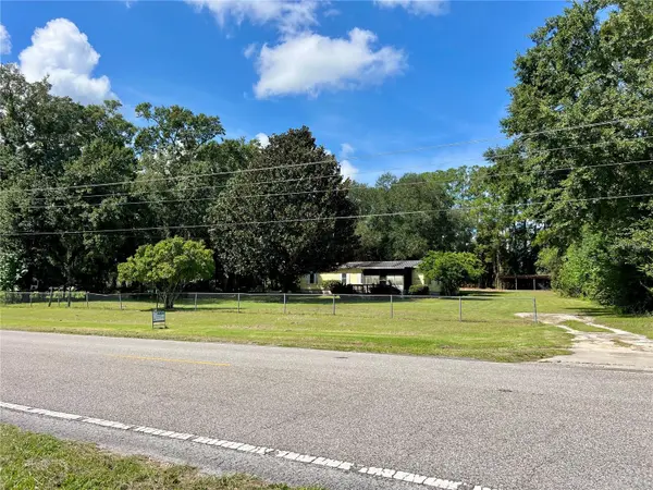 11820 NW HIGHWAY 225, Reddick, FL 32686