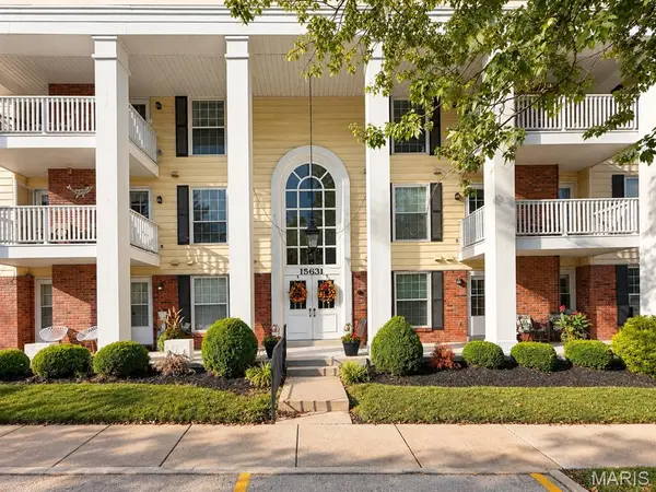 15631 Hedgeford CT #9, Chesterfield, MO 63017