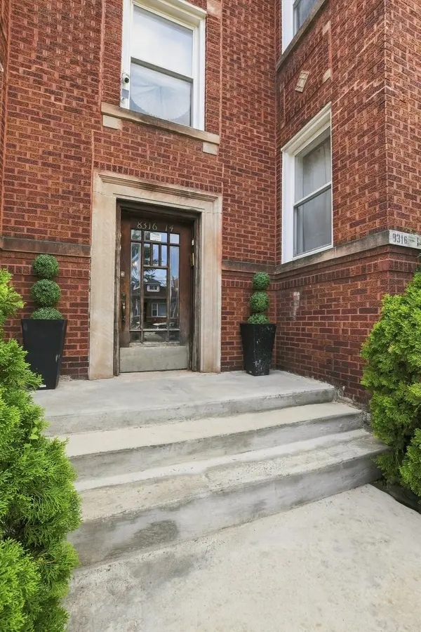 8314 S Paulina ST, Chicago, IL 60620