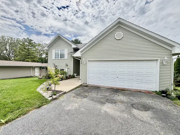 134 Valhalla DR, Poplar Grove, IL 61065