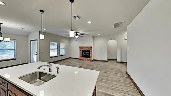 7037 Hidden Trail LN, Warr Acres, OK 73132