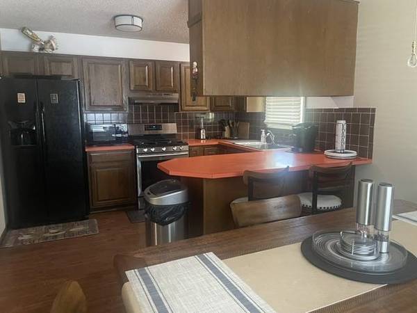 3210 E Navajo Ln, Wichita, KS 67216