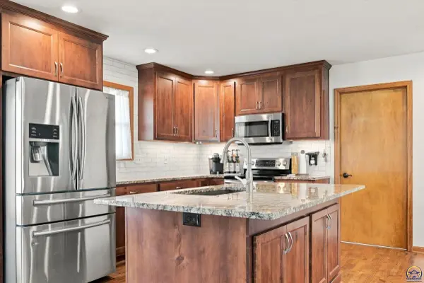 3649 SE Peck RD, Tecumseh, KS 66542