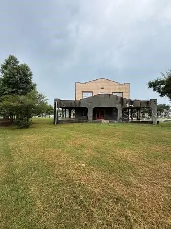 375 W BAY AVE, Eagle Lake, FL 33839