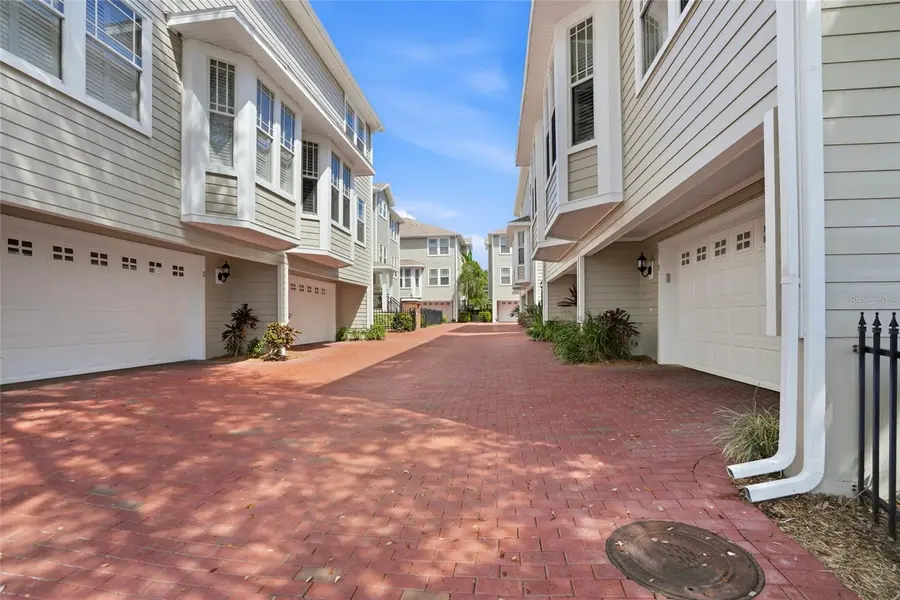 3315 W DE LEON ST #18, Tampa, FL 33609
