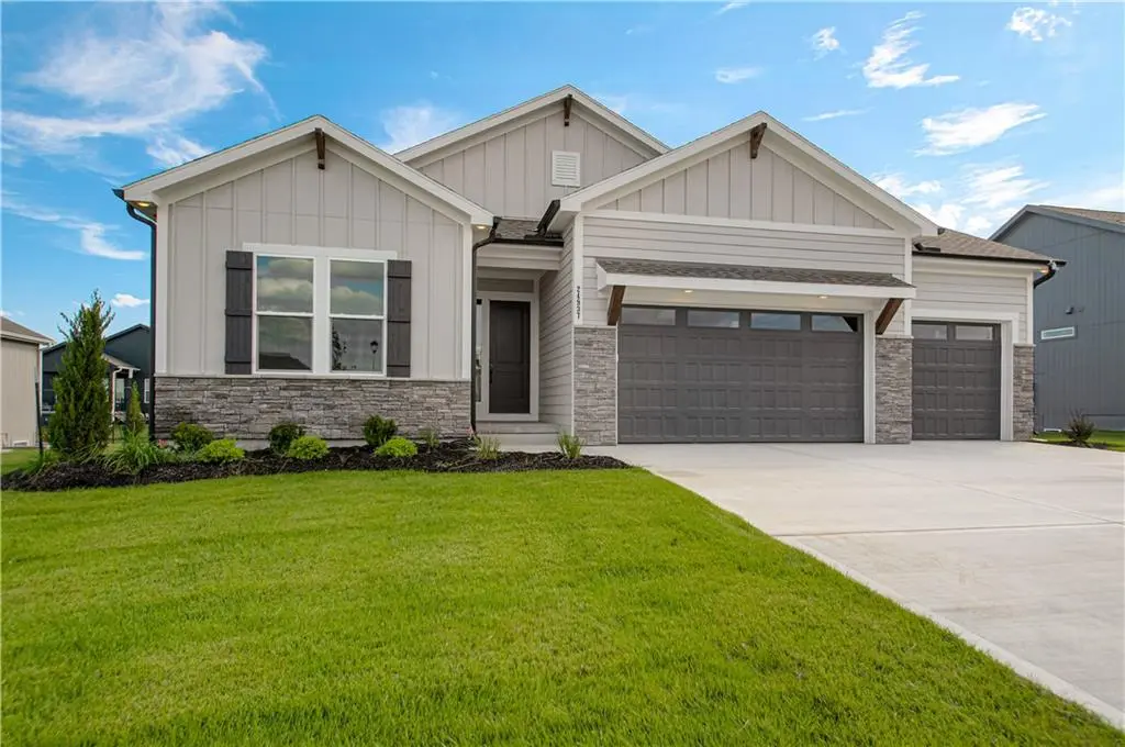24937 W 145th ST, Olathe, KS 66061