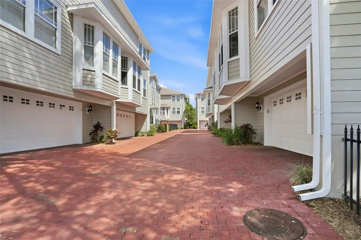 3315 W DE LEON ST #18, Tampa, FL 33609