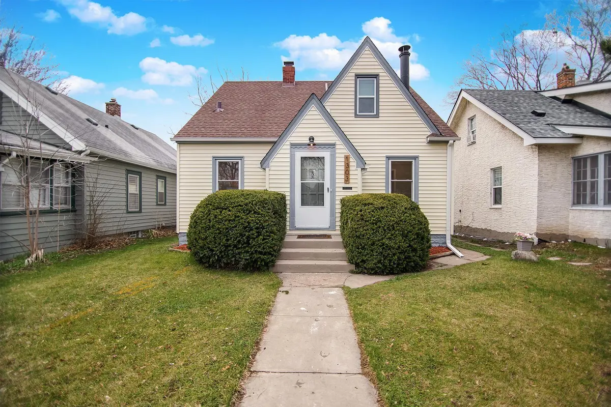 1303 6th ST E, Saint Paul, MN 55106