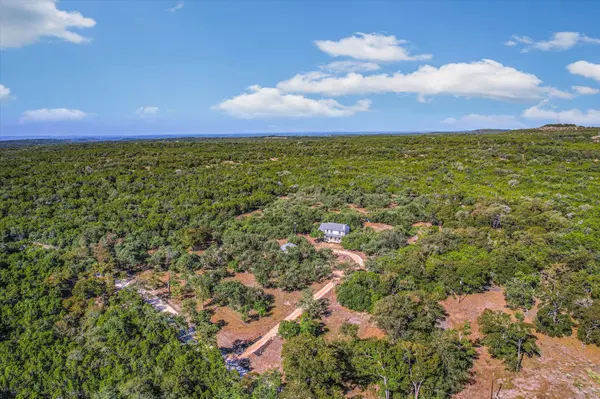 401 N RAINBOW RANCH RD, Wimberley, TX 78676