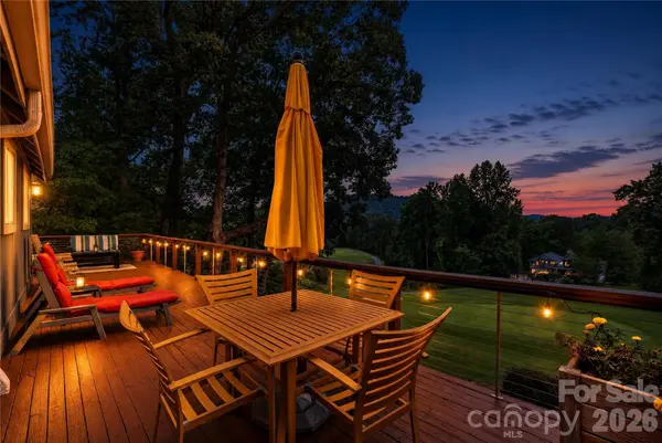 196 Fern LOOP, Lake Lure, NC 28746