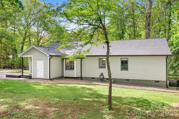 204 Nottingham DR, Huntersville, NC 28078