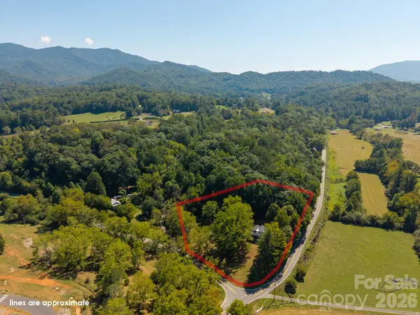 1846 Sunset Farms RD, Whittier, NC 28789