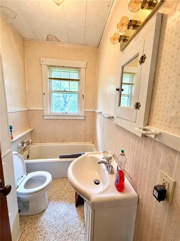616 S Walnut ST, Maryville, MO 64468