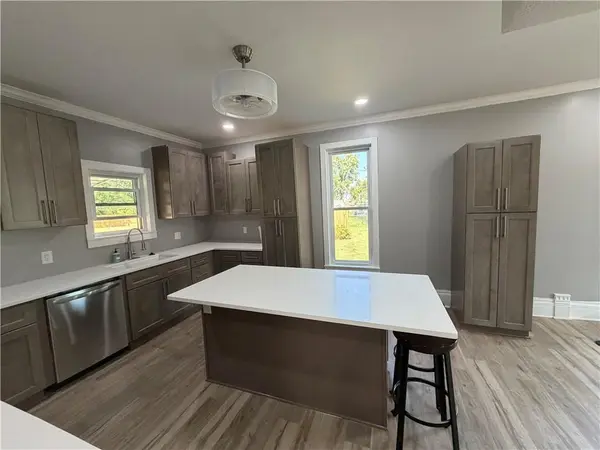 606 East ST, Lathrop, MO 64465