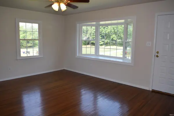 5718 Plainview DR, Evansville, IN 47720-7823