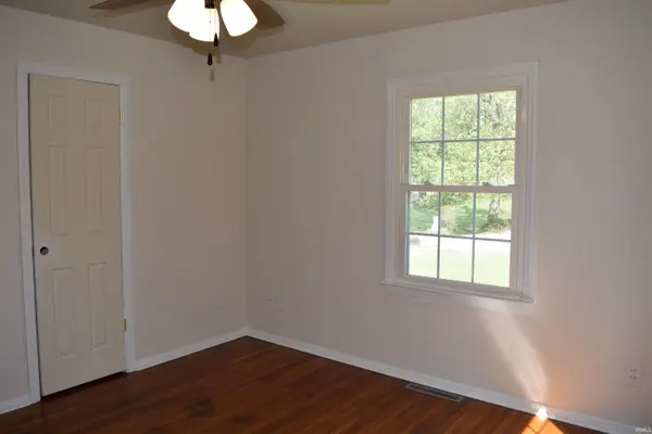 5718 Plainview DR, Evansville, IN 47720-7823