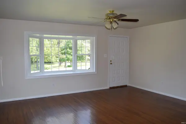 5718 Plainview DR, Evansville, IN 47720-7823