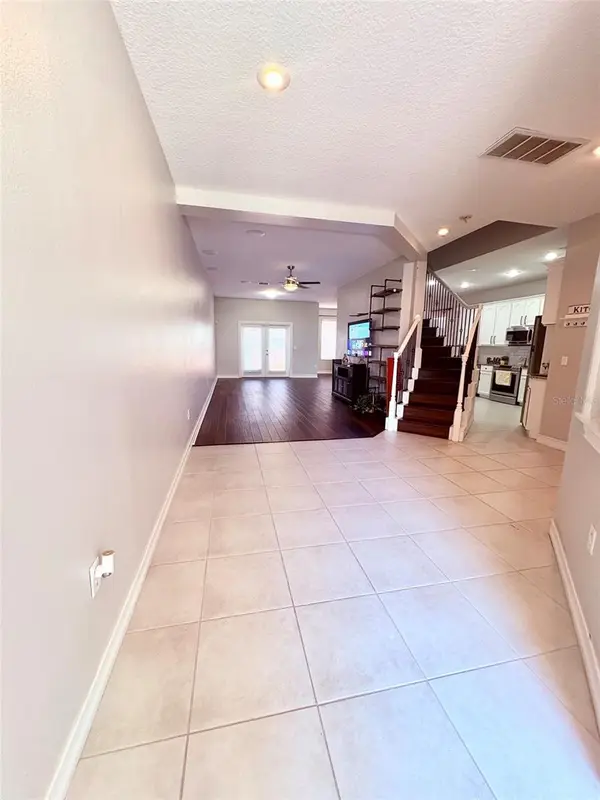 10432 LA MIRAGE CT, Tampa, FL 33615