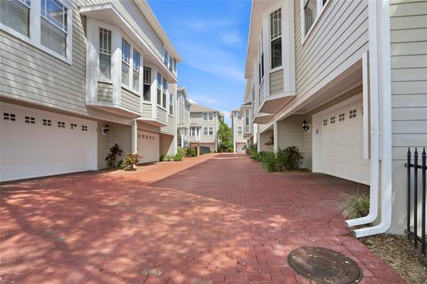 3315 W DE LEON ST #18, Tampa, FL 33609