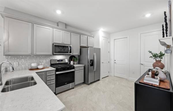 18734 INDIAN ROCK PL, Lakewood Ranch, FL 34211