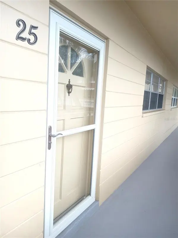 2041 AUSTRALIA WAY W #25, Clearwater, FL 33763