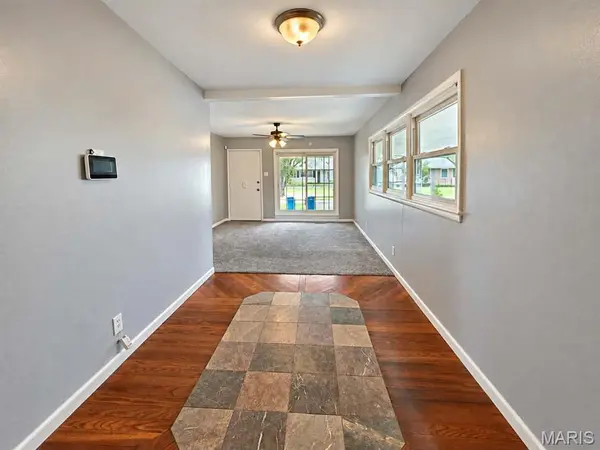 10431 Presley RD, St Louis, MO 63137