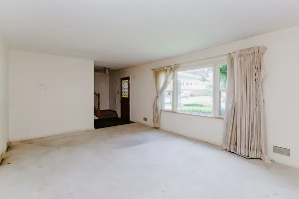 5 S Donald AVE, Arlington Heights, IL 60004