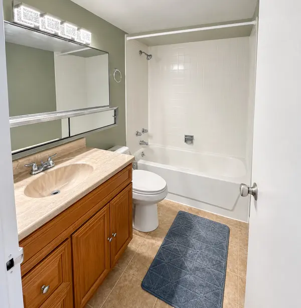 3110 N Sheridan RD #505, Chicago, IL 60657