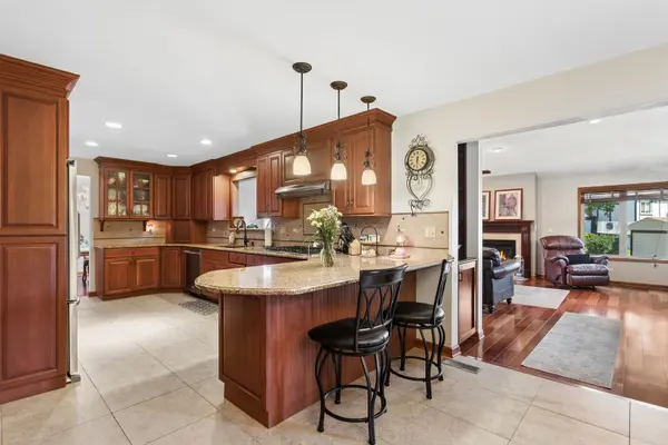 1251 N Scarlet DR, Addison, IL 60101